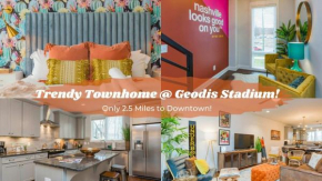 2 5 miles to DWNTN 3 King Beds - Garage Parking